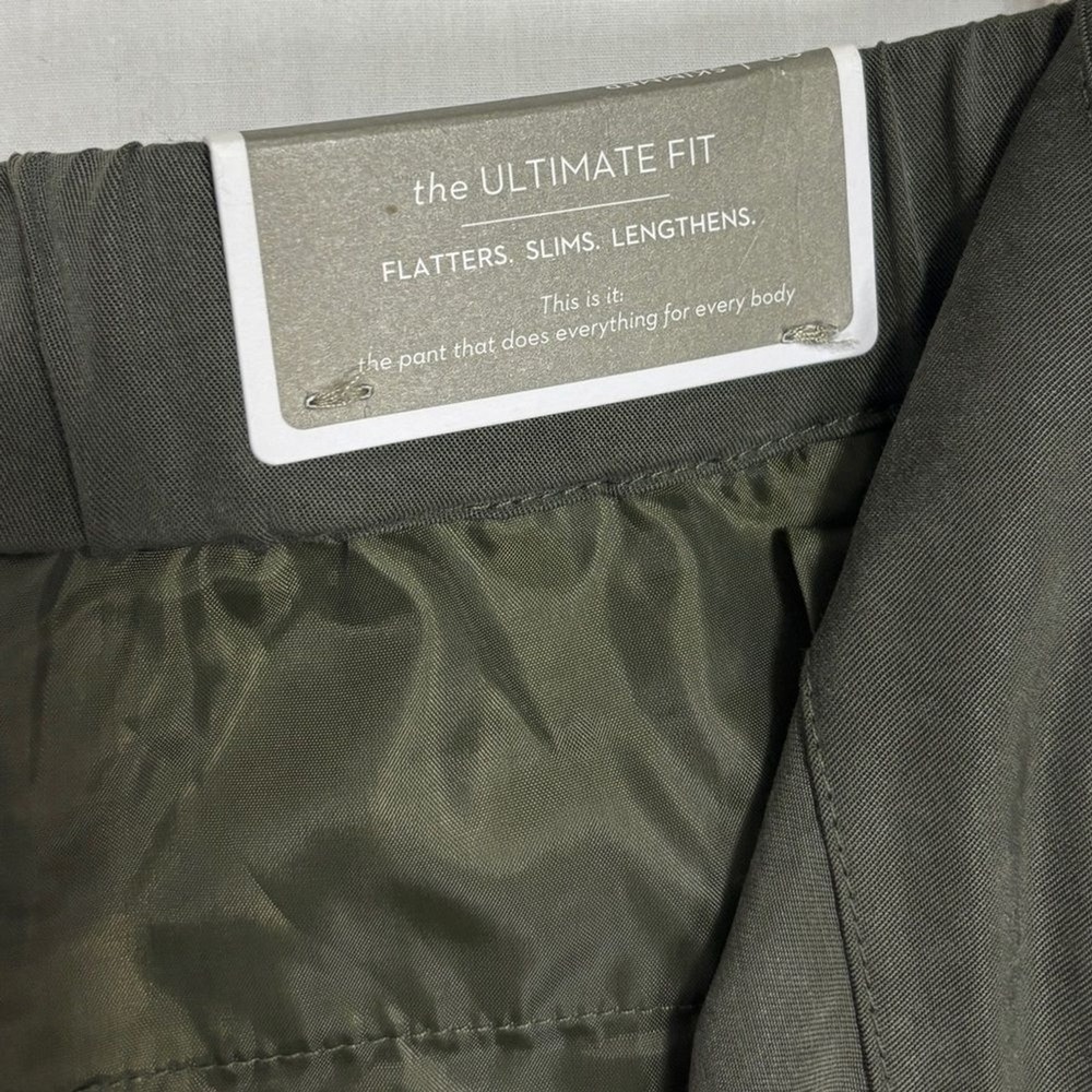 Chico's Ultimate Fit Pleated Skimmer Trousers Womens 2 Green Slimming Cropped - Picture 5 of 9